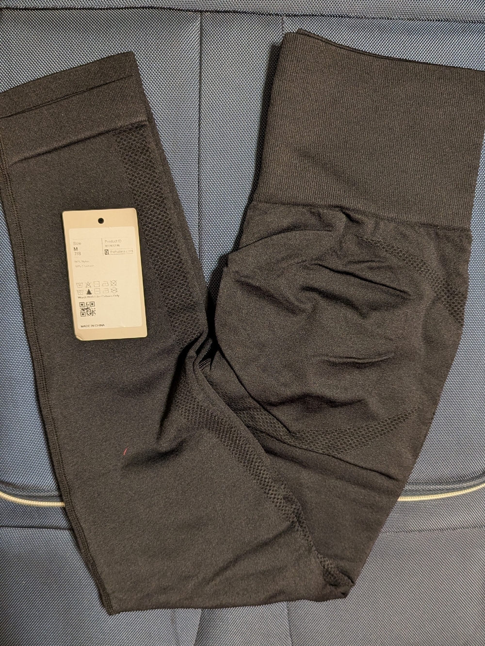 HALARA Seamless Flow High Waisted Ruched 7/8 Yoga Leggings 
Black MEDIUM nwt